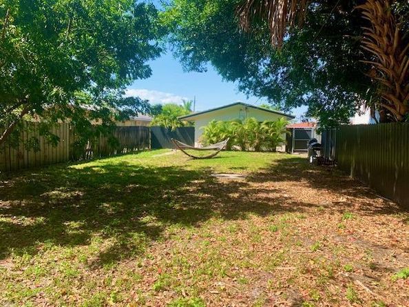 754 NE 40th Street, Oakland Park FL 33334