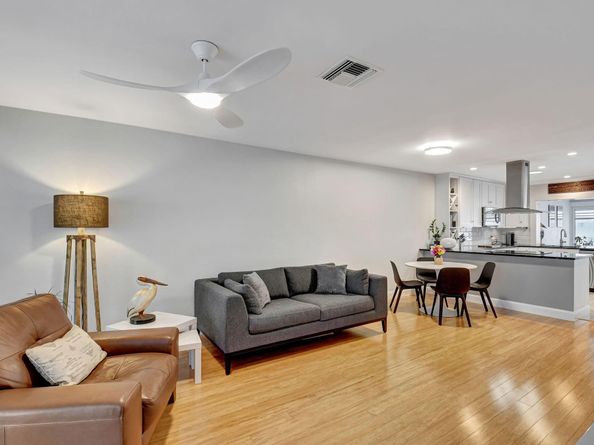 201 Venetian Drive 4, Delray Beach FL 33483