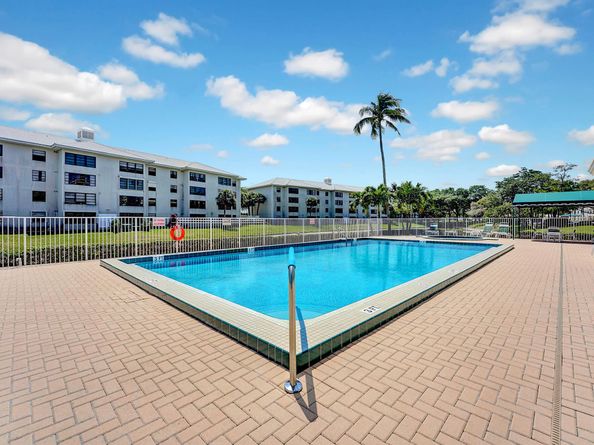 6097 Balboa Circle 406, Boca Raton FL 33433