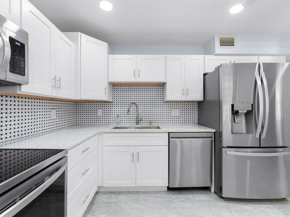 800 Cypress Grove Drive 211, Pompano Beach FL 33069