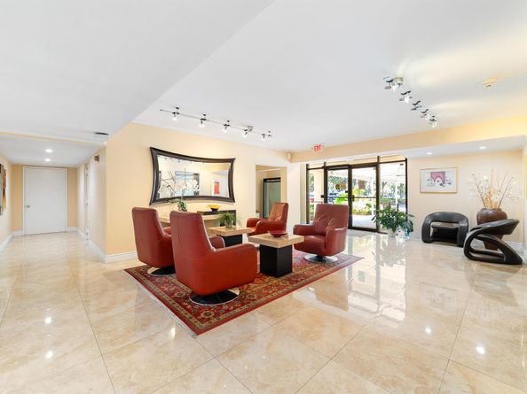 800 Cypress Grove Drive 211, Pompano Beach FL 33069