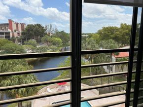 2304 S Cypress Bend Dr 515, Pompano Beach FL 33069