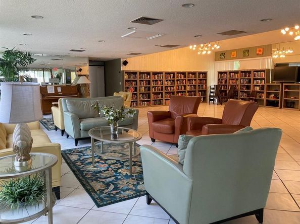 2304 S Cypress Bend Dr 515, Pompano Beach FL 33069