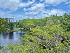 2304 S Cypress Bend Dr 515, Pompano Beach FL 33069