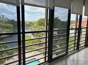 2304 S Cypress Bend Dr 515, Pompano Beach FL 33069