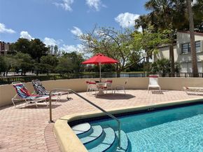 2304 S Cypress Bend Dr 515, Pompano Beach FL 33069