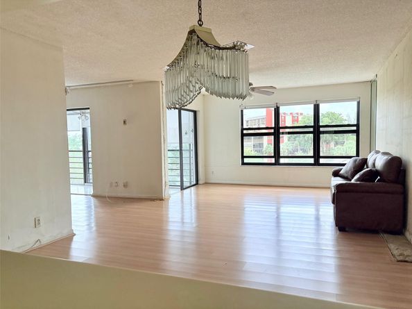 2304 S Cypress Bend Dr 515, Pompano Beach FL 33069