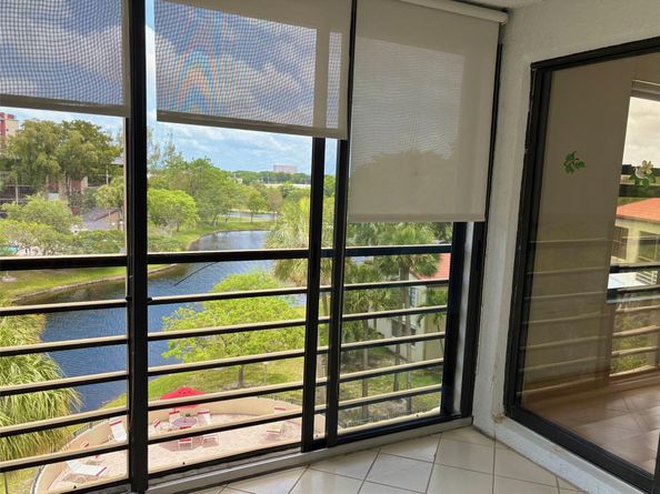 2304 S Cypress Bend Dr 515, Pompano Beach FL 33069
