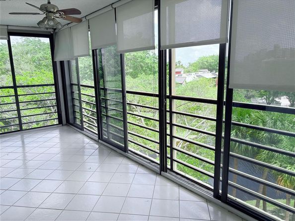 2304 S Cypress Bend Dr 515, Pompano Beach FL 33069