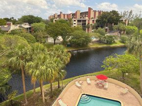 2304 S Cypress Bend Dr 515, Pompano Beach FL 33069