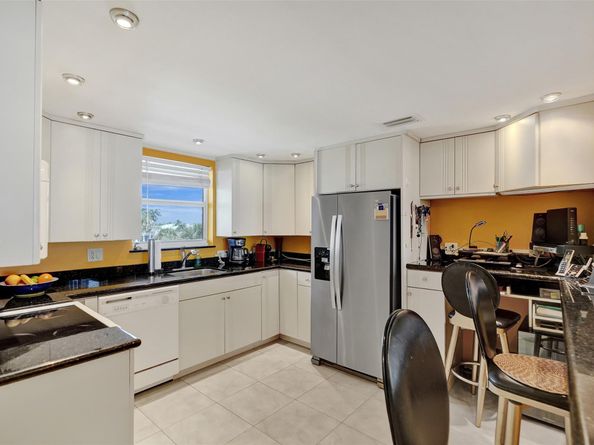 1051 Hillsboro Mile 307E, Hillsboro Beach FL 33062