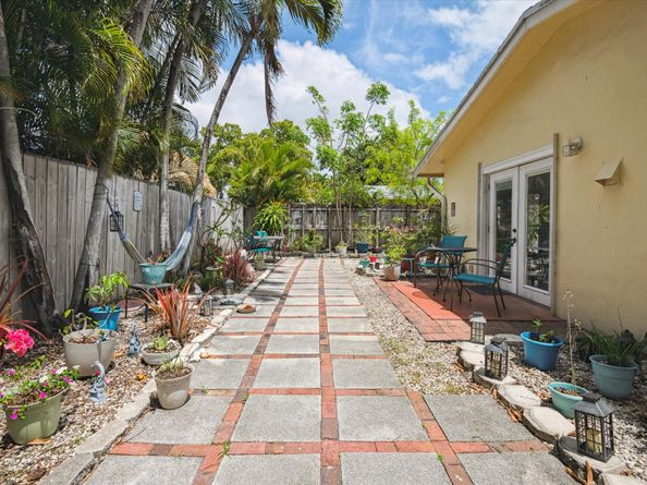1715 SW 21st St, Fort Lauderdale FL 33315