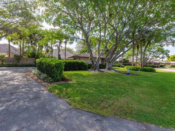 11669 Wimbledon Circle, Wellington FL 33414