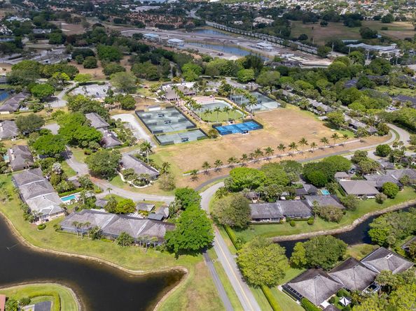 11669 Wimbledon Circle, Wellington FL 33414