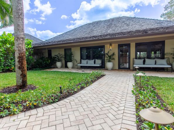 11669 Wimbledon Circle, Wellington FL 33414