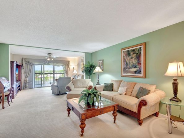 300 John F Kennedy Drive Ph5, Atlantis FL 33462