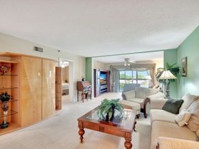 300 John F Kennedy Drive Ph5, Atlantis FL 33462