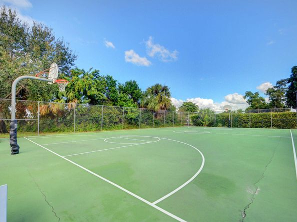 300 John F Kennedy Drive Ph5, Atlantis FL 33462