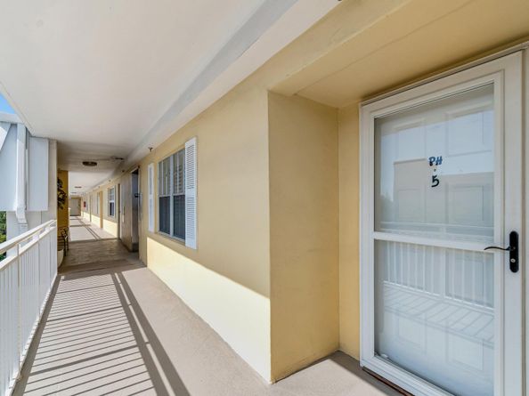 300 John F Kennedy Drive Ph5, Atlantis FL 33462