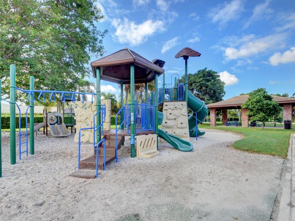 300 John F Kennedy Drive Ph5, Atlantis FL 33462