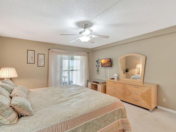 300 John F Kennedy Drive Ph5, Atlantis FL 33462