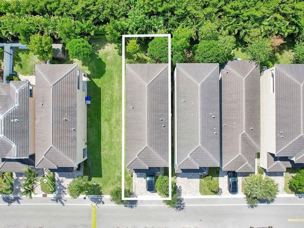 453 NW 36th Ave, Pompano Beach FL 33069
