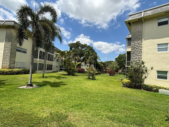 4441 NW 16th Street J210, Lauderhill FL 33313