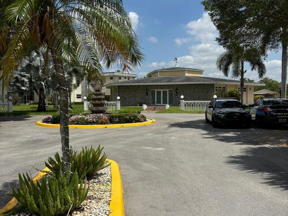 4441 NW 16th Street J210, Lauderhill FL 33313