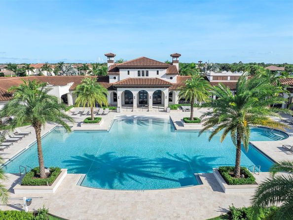 9015 W Parkland Bay Trl, Parkland FL 33076