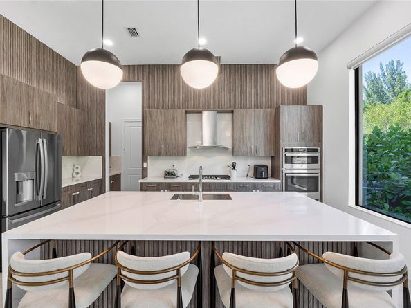 9015 W Parkland Bay Trl, Parkland FL 33076
