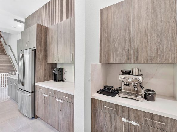 9015 W Parkland Bay Trl, Parkland FL 33076