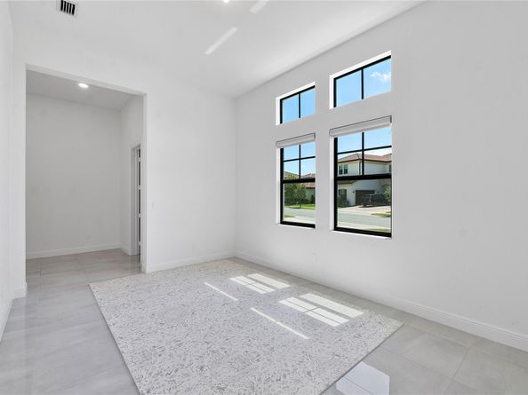9015 W Parkland Bay Trl, Parkland FL 33076