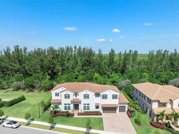 9015 W Parkland Bay Trl, Parkland FL 33076