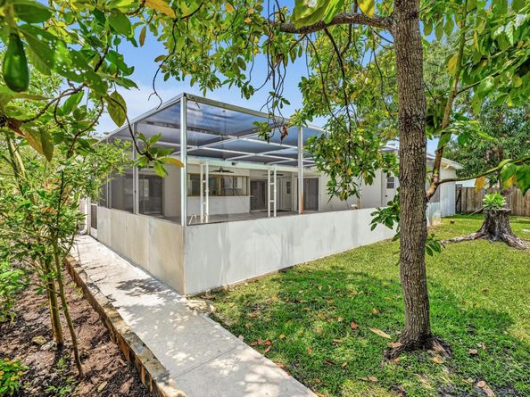 5118 Adams St, Hollywood FL 33021