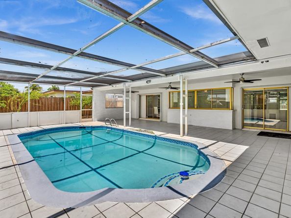 5118 Adams St, Hollywood FL 33021