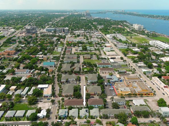 445 Lilac Court, West Palm Beach FL 33407