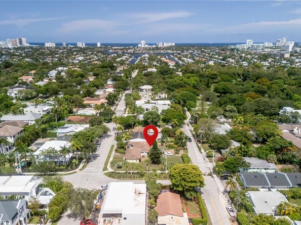 904 SE 11th Ct, Fort Lauderdale FL 33316