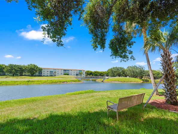 4301 Martinique Cir C2, Coconut Creek FL 33066