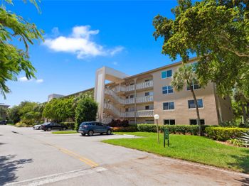 4301 Martinique Cir