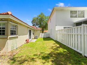 7385 NW 24th St, Margate FL 33063
