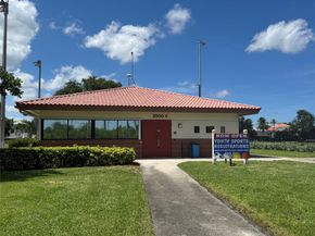 7385 NW 24th St, Margate FL 33063