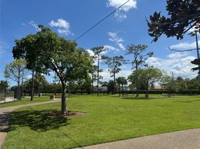 7385 NW 24th St, Margate FL 33063