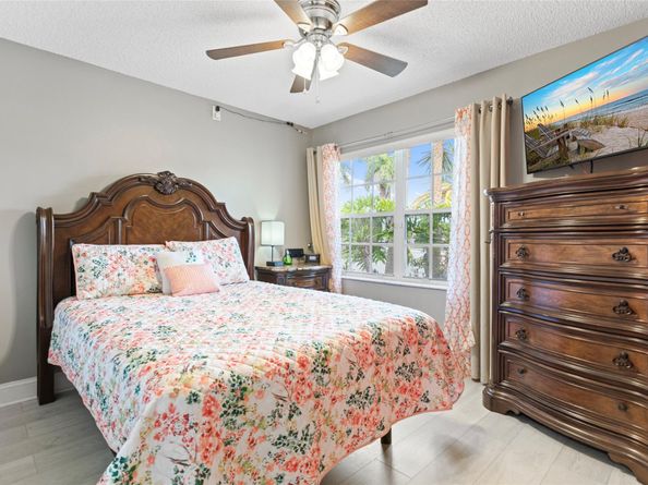 7385 NW 24th St, Margate FL 33063