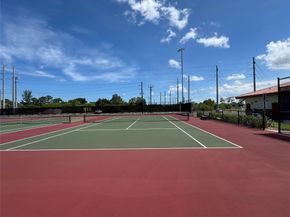 7385 NW 24th St, Margate FL 33063