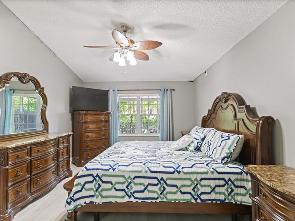 7385 NW 24th St, Margate FL 33063