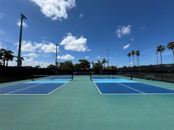 7385 NW 24th St, Margate FL 33063