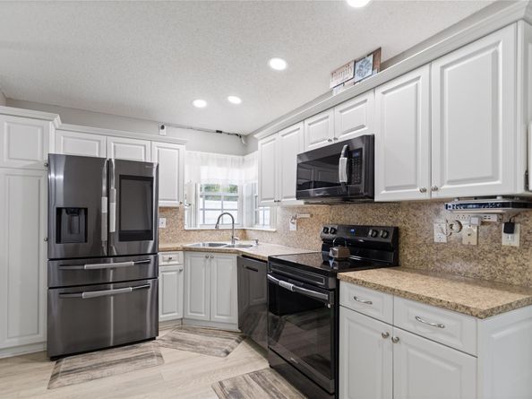 7385 NW 24th St, Margate FL 33063