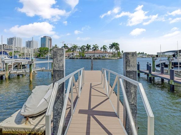 3102 SE 12th Street, Pompano Beach FL 33062