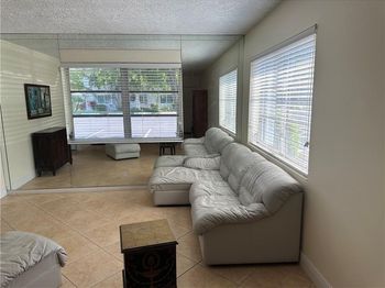 659 W Oakland Park Blvd