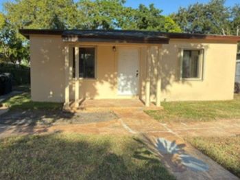 832 NW 16th Ter